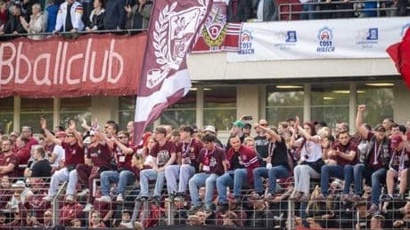 BFC Dynamo: Massenweise rechtsextreme Sticker nach Pokalfinale