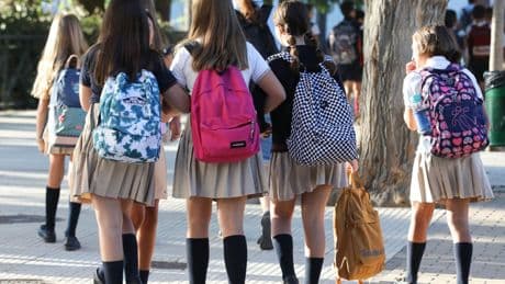 ¿Habrá enfermera en el colegio de tus hijos? Los 20 euros que algunas CCAA "quieren ahorrarse"