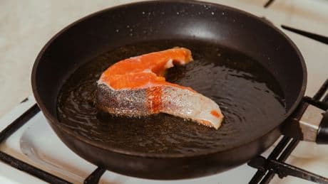 So THAT's How Restaurants Get Salmon Skin So Crispy