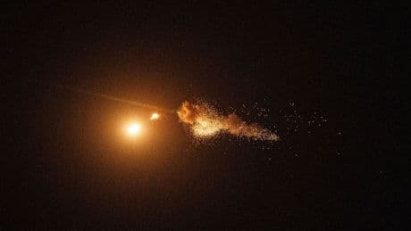 Ukraine-Krieg: Drohnenattacke auf Kiew - Brand in zehnstöckigem Wohnhaus