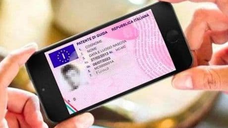 Patente digitale: posso usarla per andare in vacanza? È valida anche all’estero? Domande e risposte