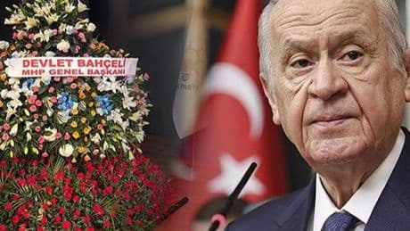 Bahçeli'den AK Parti'nin 24'üncü kuruluş yıl dönümü etkinliği için 1071 kırmızı gül
