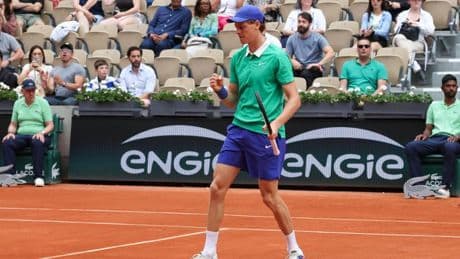Roland Garros, Sinner batte Lehecka e va agli ottavi