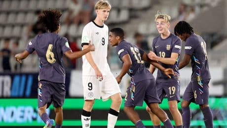 Jetzt droht das EM-Aus - Deutschland-Bubis verspielen XXL-Führung gegen England