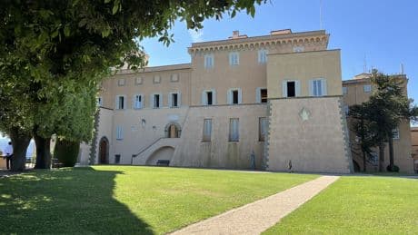 Ce que vous verrez vraiment si vous visitez Castel Gandolfo, la résidence d’été du pape Léon XIV