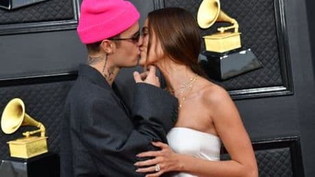 Hailey Bieber nutzt Auftritt, um Spekulationen über Ehe zu entkräften
