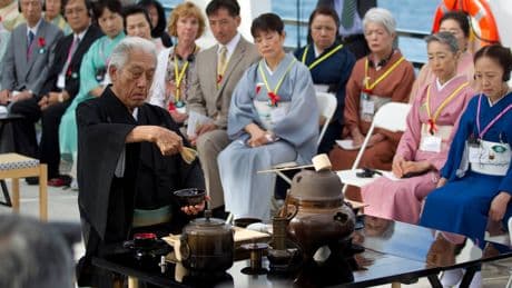 Genshitsu Sen, Japanese tea master and former Kamikaze pilot trainee, dies at 102