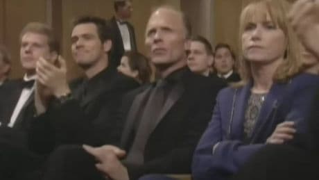 En 1999, un gesto incomodó a Hollywood en los Oscar: una actriz de 'Weapons' revela por qué no aplaudió