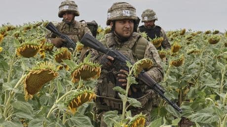 Krieg in der Ukraine: Selenskyj: Russland bereitet Offensiven an drei Fronten vor