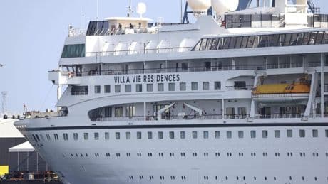 Cruisemaatschappij laat passagiers met duur ’gouden paspoort’ permanent leven op cruiseschip: ’Eén betaling garandeert avontuur’