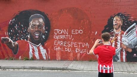 El autor del mural de Nico Williams: «La torta me la dan a mí, el club ya se ha puesto en contacto para restaurarlo»
