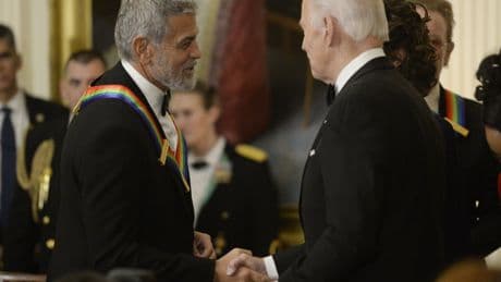 El hijo de Biden descubre la conspiración de George Clooney contra su padre: &quot;Que le jodan&quot;