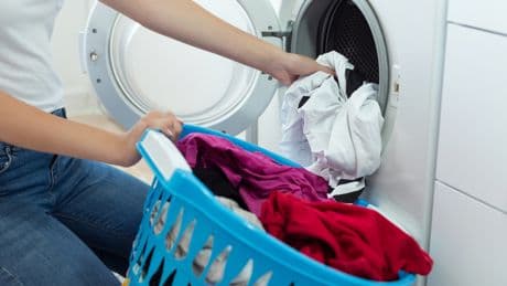 Offen lassen: Warum Sie Waschmaschinen-Klappe nicht schließen sollten