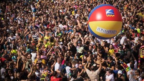 Denunciados 170 conductores en la Fiesta del Agua de Vilagarcía, con un detenido vecino de Arteixo por un atropello