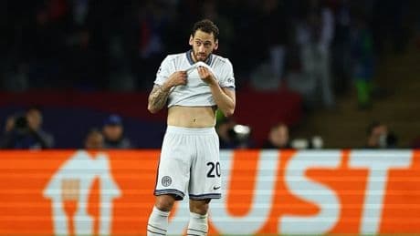 Hakan Çalhanoğlu’na 1 maç Curva Nord cezası!