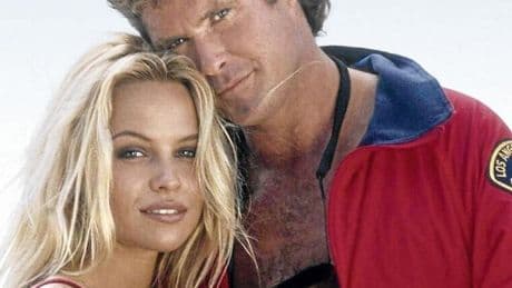 'Los Vigilantes de la Playa' y otras series que marcaron nuestros veranos