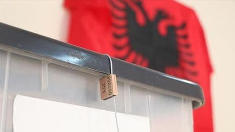 Arnavutluk genel seçimler için sandık başında