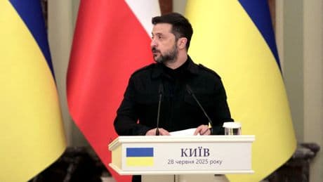 Guerre en Ukraine : piégée entre les tergiversations de Trump et les offensives russes, l’armée ukrainienne va-t-elle tenir ?