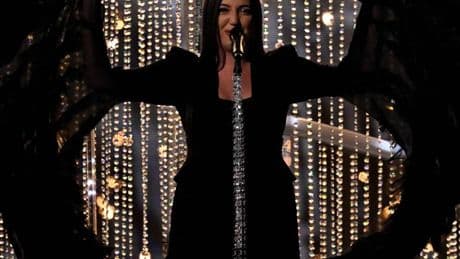 Proteste gegen Israel beim ESC: Farbbeutel-Attacke beim Auftritt von Yuval Raphael