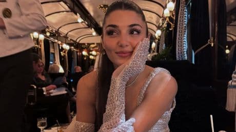 Hande Erçel ile Hakan Sabancı soluğu Yunan'da aldı