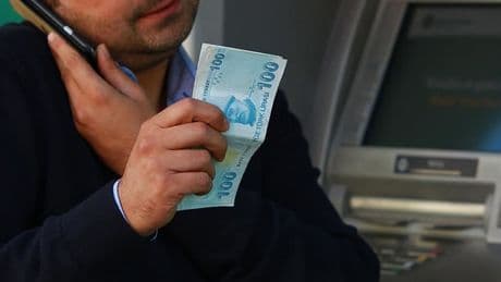 "Polisim" diyerek vatandaşı dolandırdı