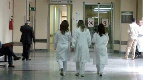 Tumori, rimosso un cancro gigante dei nervi periferici da oltre 4 chili: l'intervento record al Besta di Milano