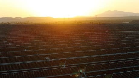 Çorak arazi güneş tarlasına dönüştü! Yılda 250 milyon kWh elektrik üretecek