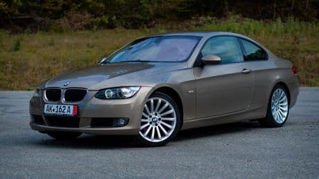 Elterntaxi in Hannover: BMW-Fahrer rastet bei Kontrolle aus – Gefahr