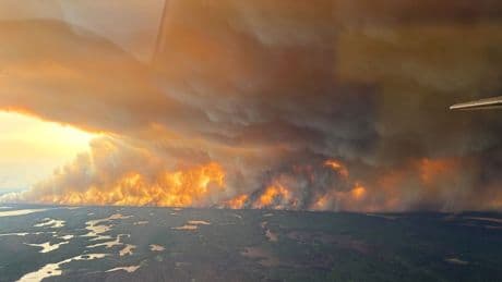 Noodtoestand en evacuaties door bosbranden Canadese provincie Manitoba