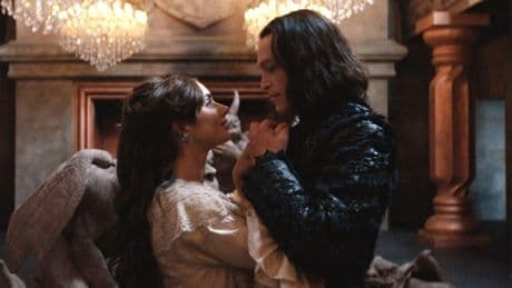 Entre Coppola et Excalibur, les premières images du Dracula de Luc Besson multiplient les clins d’œil