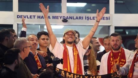 Fußball in der Türkei: Galatasaray kauft groß ein - Aber woher kommt das Geld?
