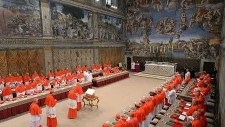 In Conclave con le mascherine, Ursula ci ricasca e Israele: quindi, oggi...