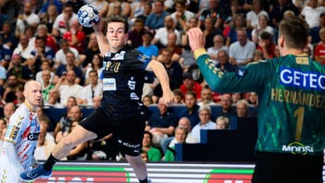 Handball: Her mit der Meisterschale!