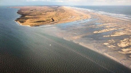 Omstreden stroomkabel bij Schiermonnikoog komt er toch, 'op z'n minst kortzichtig'