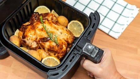 Airfryer: Was darf nicht in die Heißluftfritteuse?