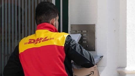 Berlin: Paketboten und Briefträger – darf man Trinkgeld geben?