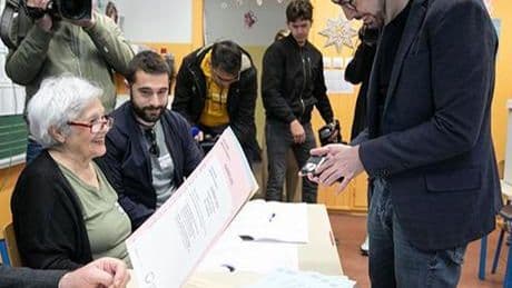 Hırvatistan'da halk yerel seçim için sandık başında