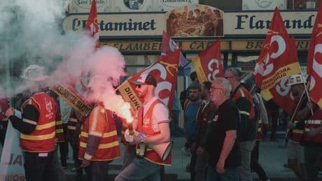 A Dunkerque, les sidérurgistes d’ArcelorMittal en tête du cortège du 1er-Mai : « On attend des actes ! »