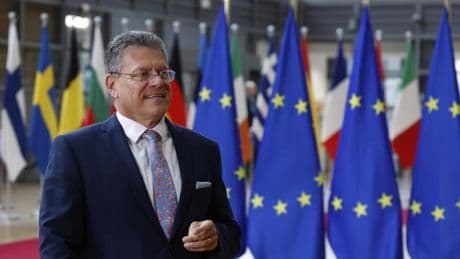 Droits de douane: l'UE répond à Donald Trump qui enfonce le clou