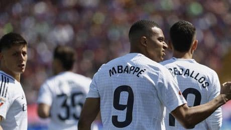 Mbappé da vida un hilo de vida al Madrid con su tercer tanto