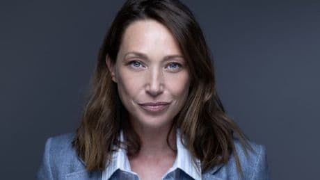 "Appelle-moi Johnny": Laura Smet dévoile un clip hommage à son père sur un titre de Pascal Obispo