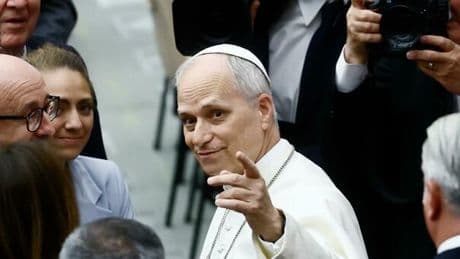 Papa Leone su X e Instagram eredita gli account social di Bergoglio. Oggi nuovo fuori programma dagli agostiniani