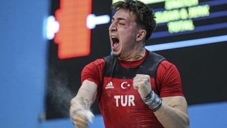 Milli halterci Yusuf Fehmi Genç, Avrupa şampiyonu oldu