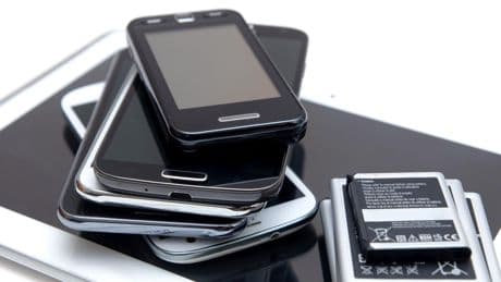 Un nouveau smartphone tous les deux ans : Back Market alerte contre les dérives de la «fast tech»