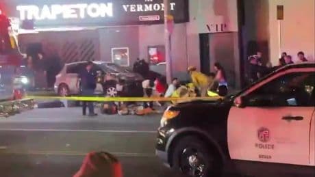Los Angeles'ta araç kalabalığın arasına daldı: 20’den fazla yaralı var