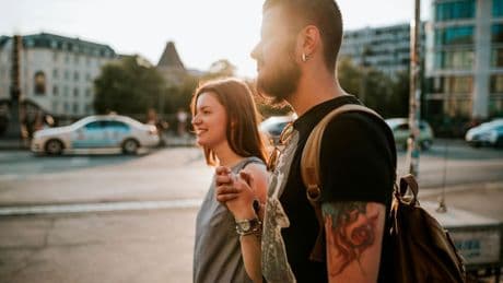 Partnersuche: Singleberater verrät: Diese Frage erhöht die Chance, den Richtigen zu finden