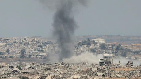 Gaza, approvato il piano: l?Idf accelera sull?invasione. Ma Netanyahu torna ai negoziati
