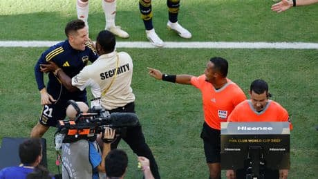 Wilde Szene bei der Klub-WM - Boca-Spieler rangelt mit Security-Mann – Rot!