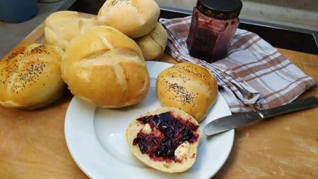 Wie frisch vom Bäcker: Diese Brötchen sind in 10 Minuten fertig