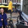 Bekende BBC-correspondente doet al jaren vanaf de fiets verslag in Nederland.. en nu is haar fiets gejat